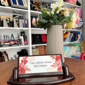 Ahşap Görünümlü Endüstriyel Masa İsimliği